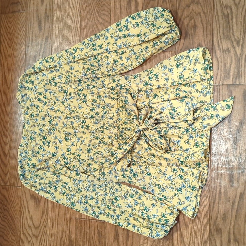 Max studio yellow flower top - Picture 4 of 4